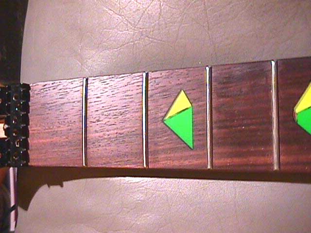 board_contrast.jpg (43780 bytes)