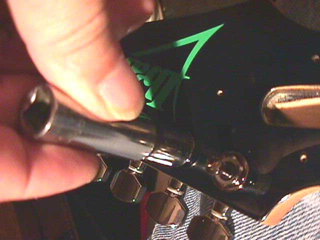 tuner_socket.jpg (33413 bytes)